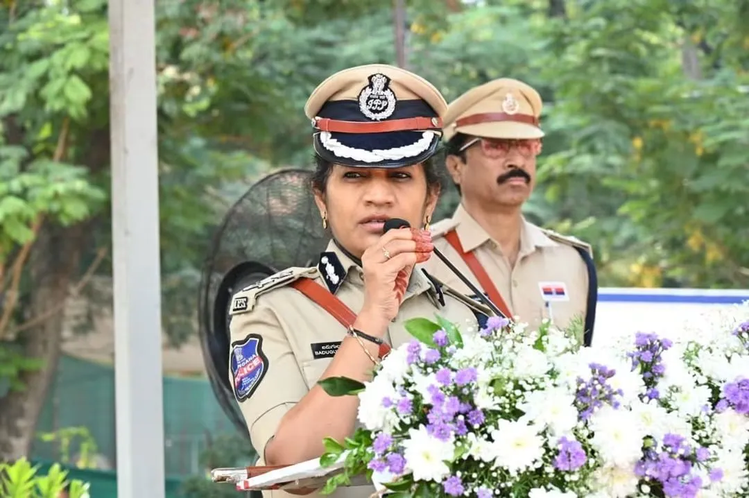 పోలీసులే ఆదర్శంగా నిలవాలి.. నీరు, విద్యుత్ పొదుపుపై మల్కాజిగిరి సీపీ కీలక ఆదేశాలు!
